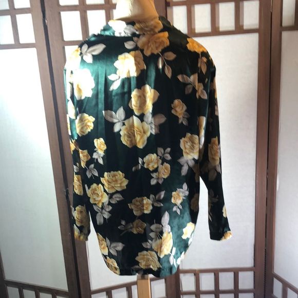 Victoria's Secret Green Floral Satiny Sleep Shirt Button Down Long Sleeve Size M - Picture 2 of 14